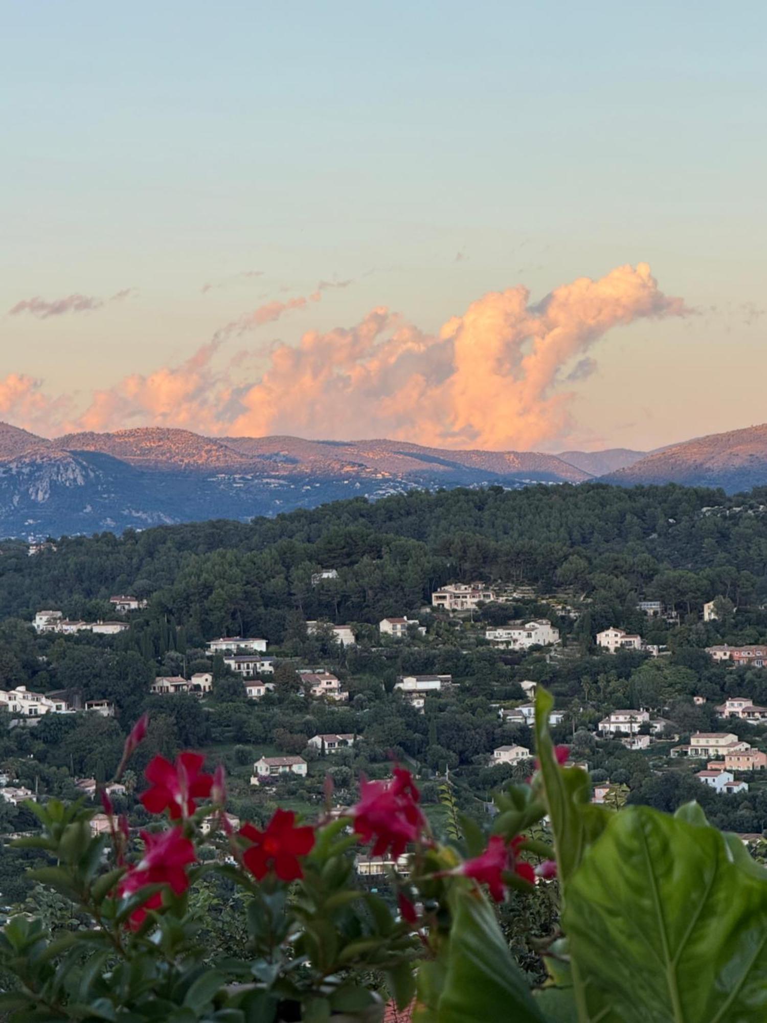 Hotel Miramar Vence Εξωτερικό φωτογραφία